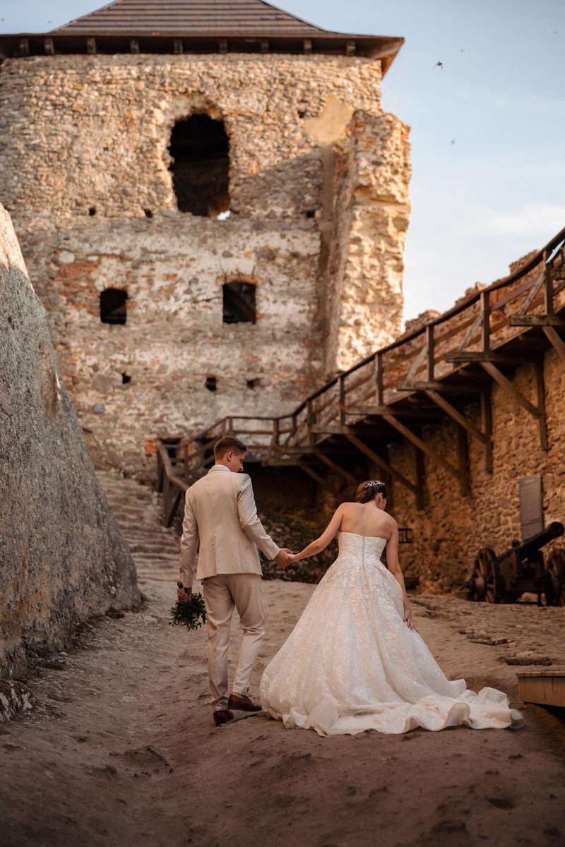 gabormatesz's tweet photo. Egy csipetnyi augusztus Bettivel és Balázzsal 👰🏻‍♀️🤵🏻

#eskuvo2024 #eskuvofotozas https://t.co/gablE3G1q6