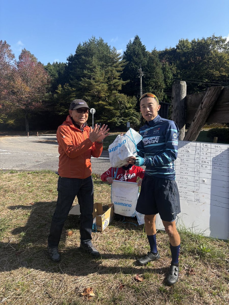 ab06152's tweet photo. 野呂山TT最終戦
5年ぶり。また、24分台の世界を走れた💪
向かい風と、路面が悪くなければもっと速く走れたかも😭
優勝/17位 24分53 330W(5.70W/kg)
今季のレースも残り少ないけど、このDIZOでまだまだ勝ち星をつけていく
#dizo
#dizobike
#ourea
#DREAMWORKS
#ソナリア https://t.co/EBUlXgHa3l