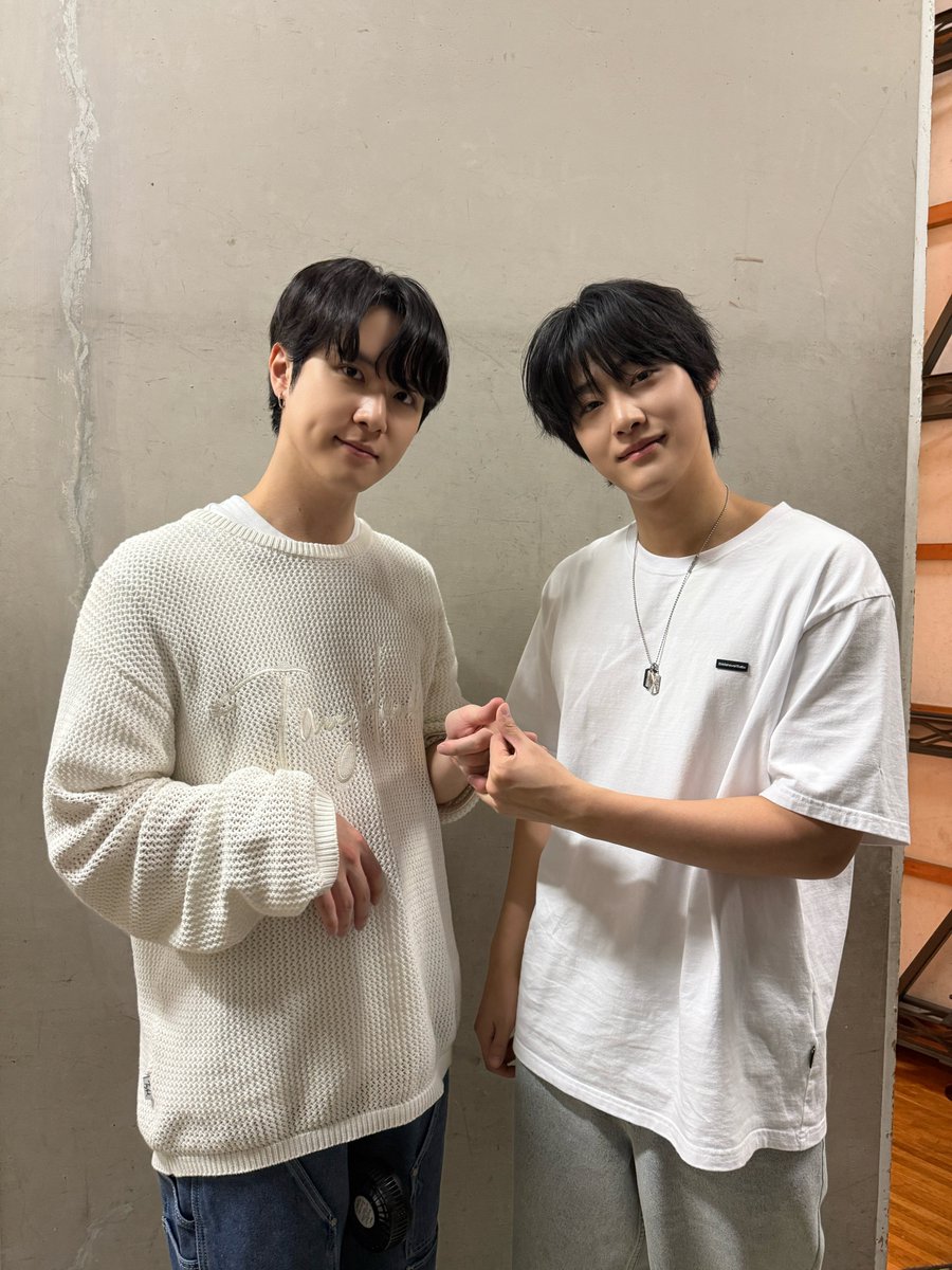 kissent2010's tweet photo. 【#WEi】

WEi Digital Single [LOVE2YOU] プロモーションイベント第2弾@ P.O.南青山ホール

11/4
コンプリート撮影会
2ショット撮影会ポーズ📸

1. ボディーガード🕶️
2. なでなで🤲
3. 一緒に約束🤙

3つの中からお選びください💙

@WEi_Official_JP
#WEi #위아이
#LOVE2YOU https://t.co/oFLNMcuDqx
