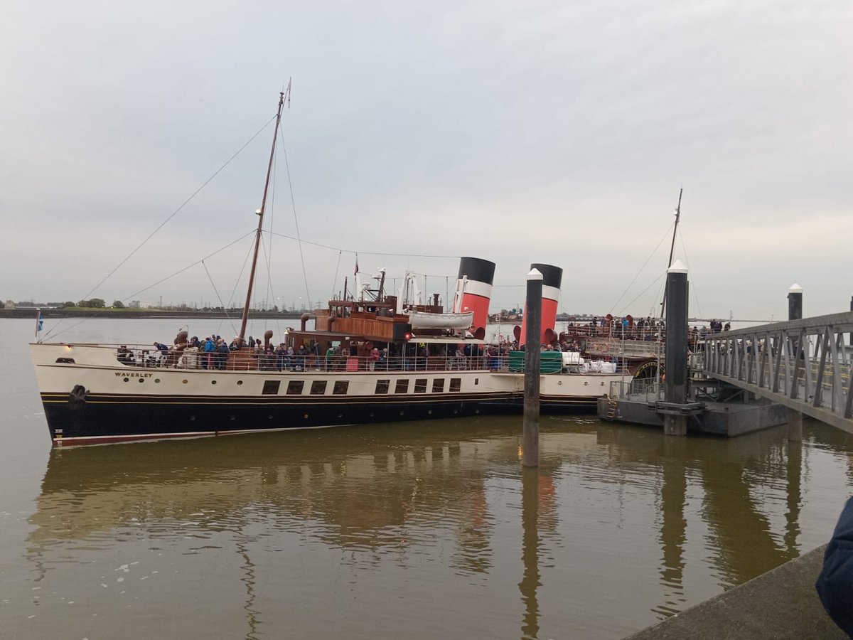 suerow36's tweet photo. The Waverley Paddle Steamer 13/10/24 a very lovely trip https://t.co/50ZWWOtxhv