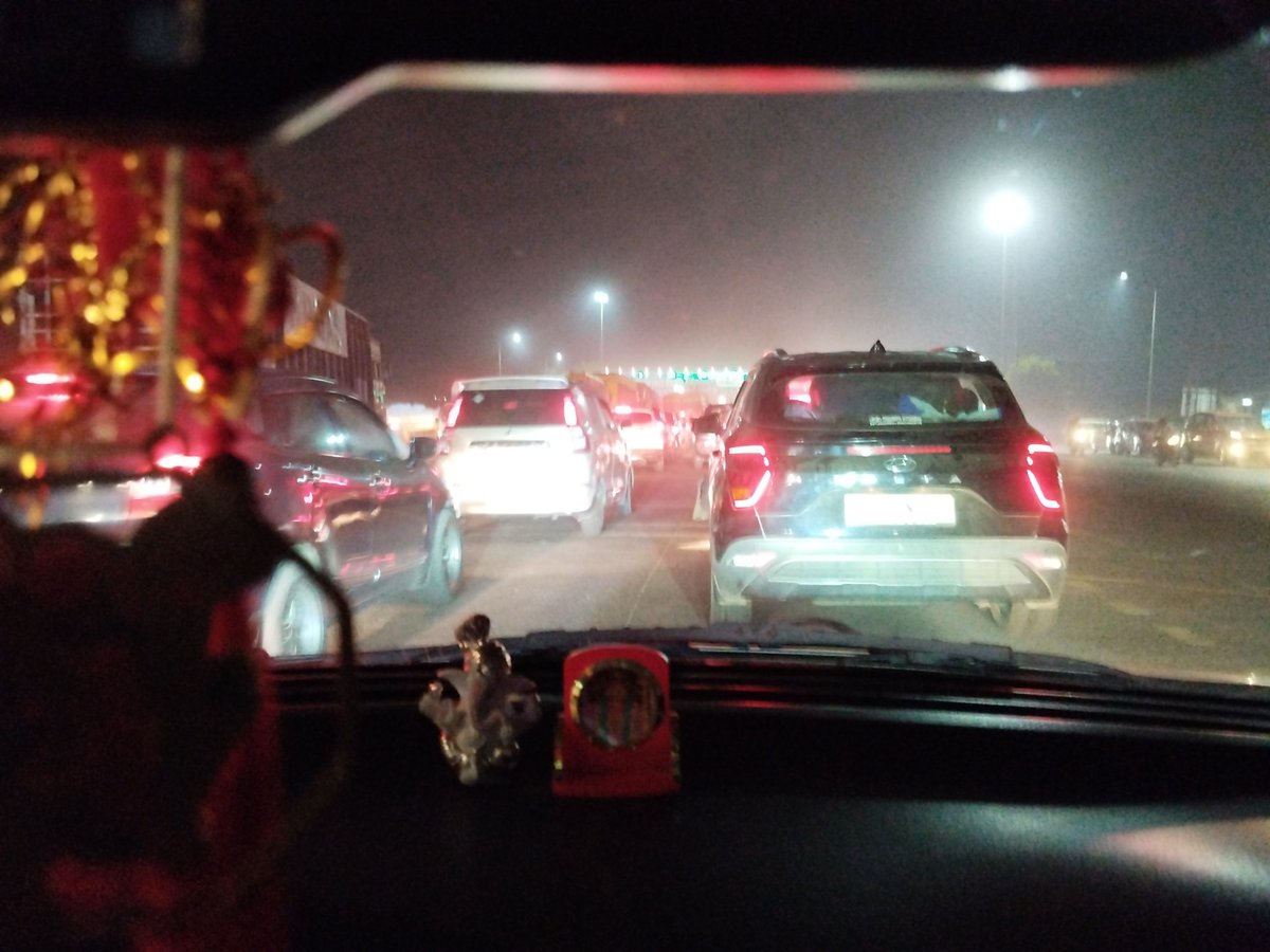 shashank1112's tweet photo. Luharli toll has huge ham but these ppl collection is still going on.. 500 meter jan is there @nitin_gadkari @NHAI_Official @aajtak https://t.co/odfEzQtlbO