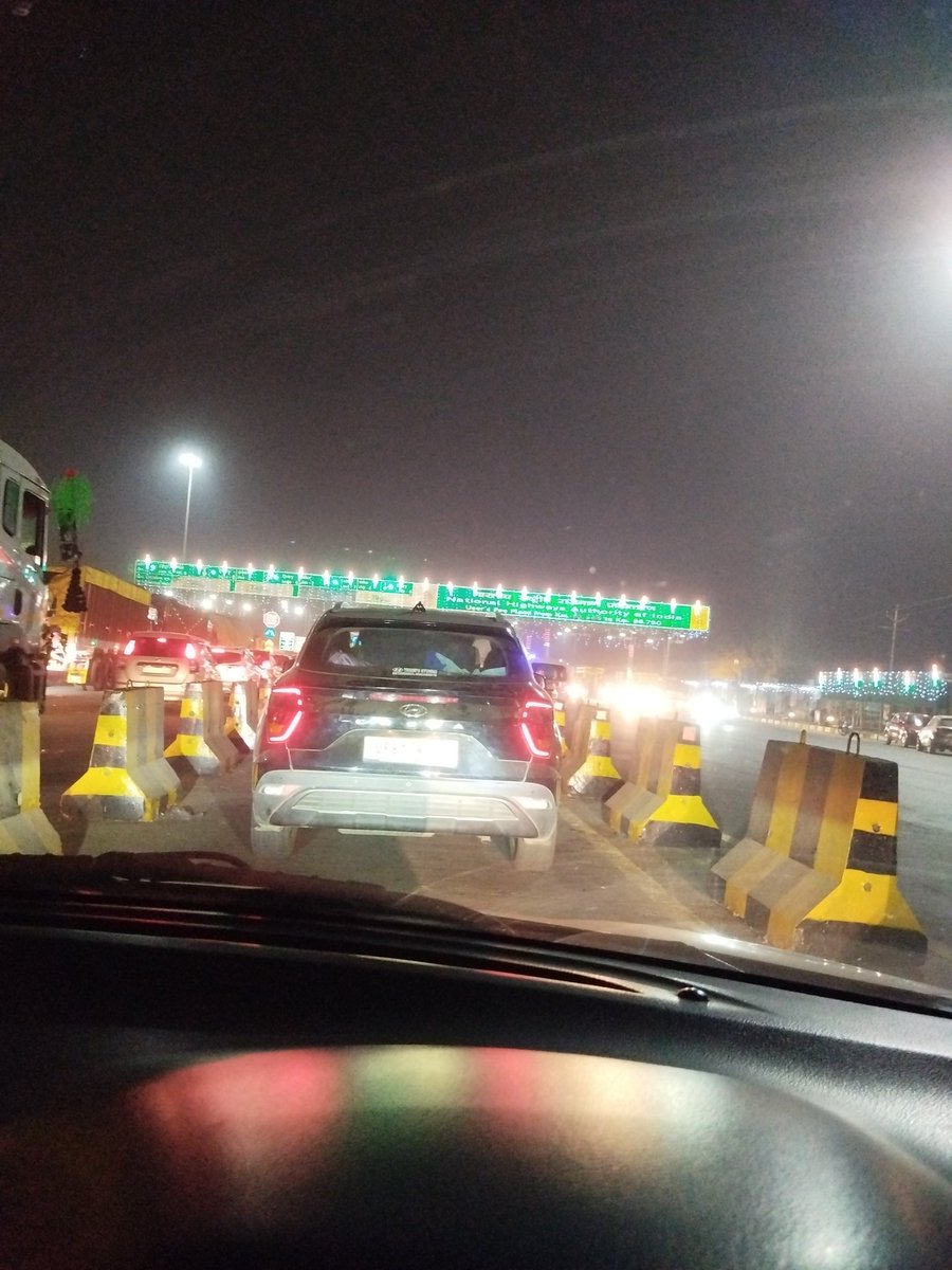 shashank1112's tweet photo. Luharli toll has huge ham but these ppl collection is still going on.. 500 meter jan is there @nitin_gadkari @NHAI_Official @aajtak https://t.co/odfEzQtlbO