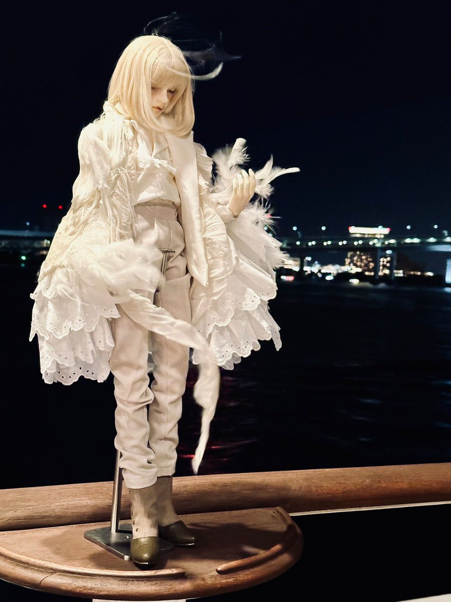 Zanntya's tweet photo. 今日のクルーズはすごく楽しかったです
！🥳
ウィルさんが新作を着て、とても美しい写真が撮れました！！🥹🥹🕊️

#SD東京湾クルーズ https://t.co/CHKTkTX61Y