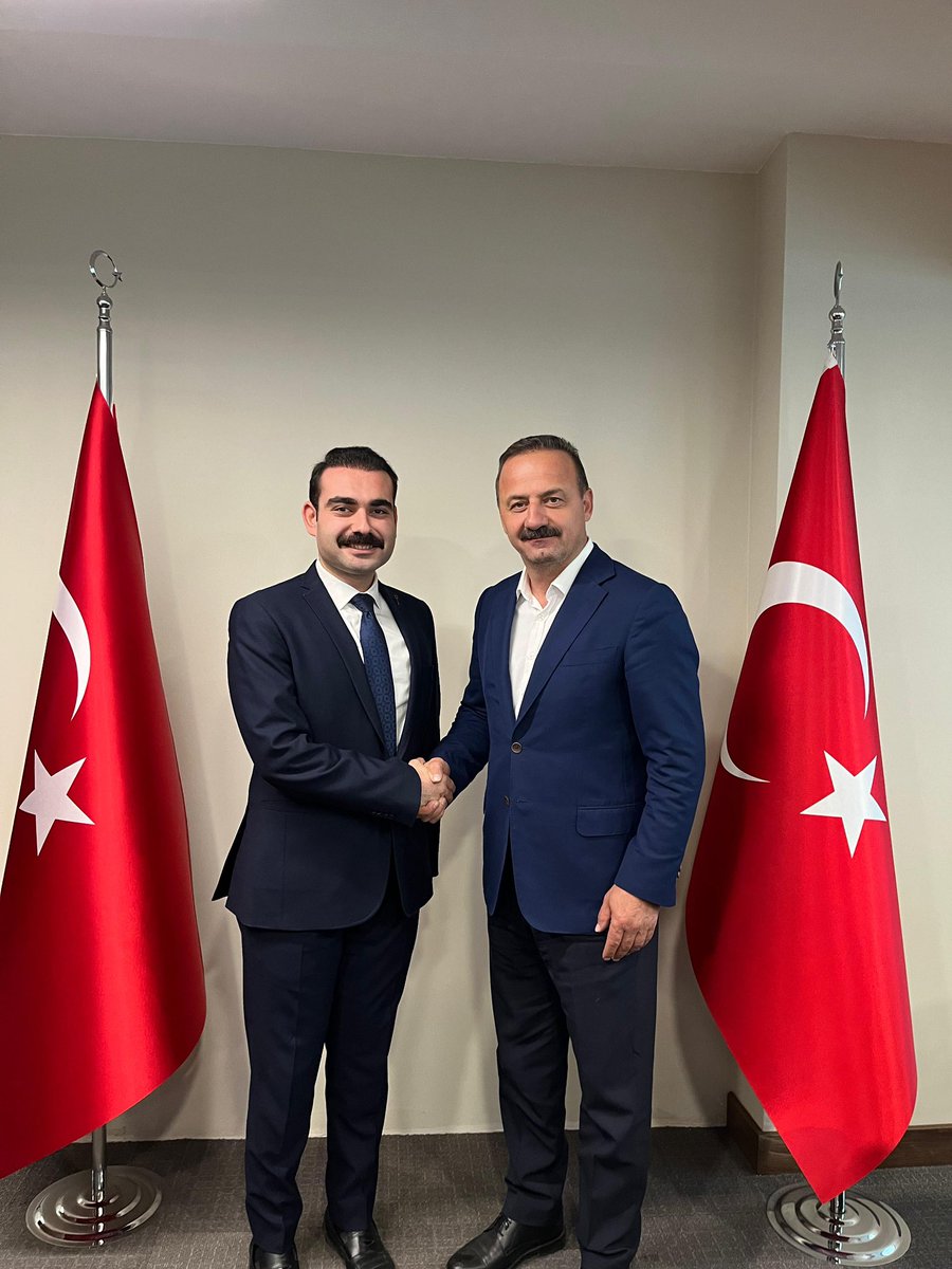 Partimiz Gençlik Kolları Genel Başkanlığı görevine Sayın Ahmet Murat HATABAY atanmıştır. Görevinde başarılar dileriz. <a href="/anahtargenclik/">Anahtar Parti Gençlik Kolları</a>