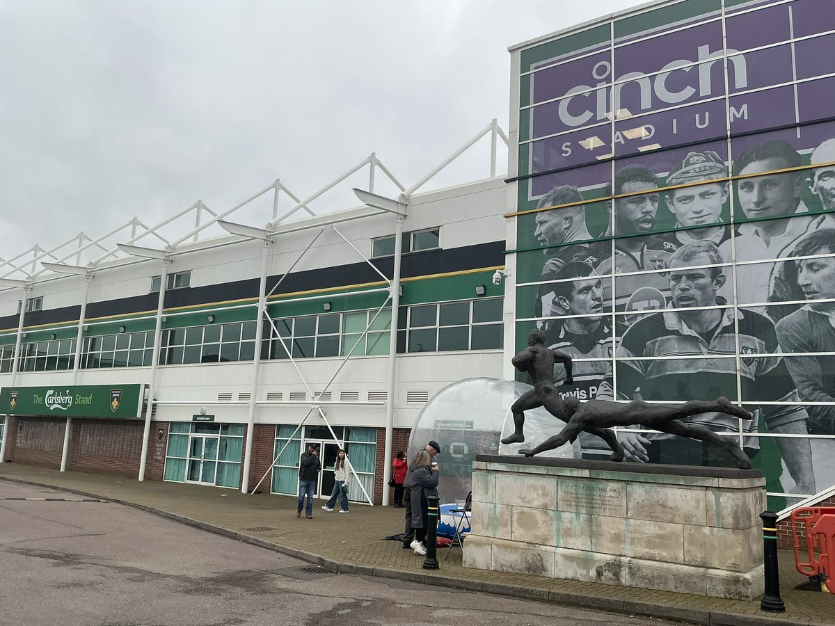 PSSparkles's tweet photo. We’re having a blast here at @SaintsRugby stadium for the Xmas fair. Open until 4pm today with so much to see and do with amazing stalls and delicious food and drink. 

#xmas #craftfair #northampton #localbusiness #christmas #2024 #craftfairsetup https://t.co/7f1ZqRiAQD