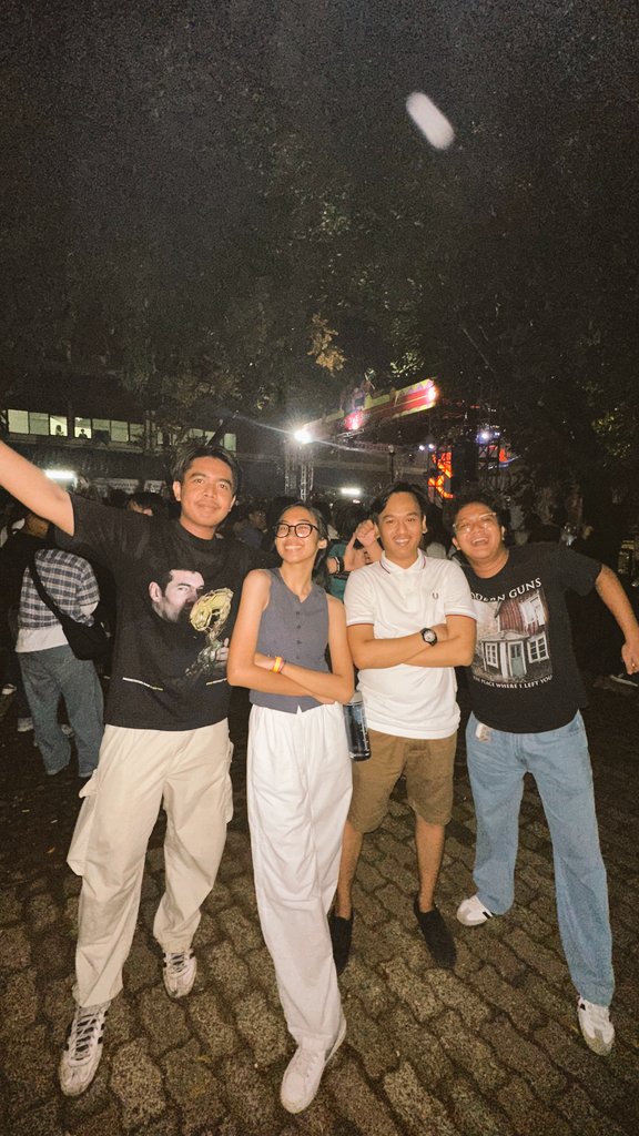 morizsey's tweet image. student nite
#fisipui