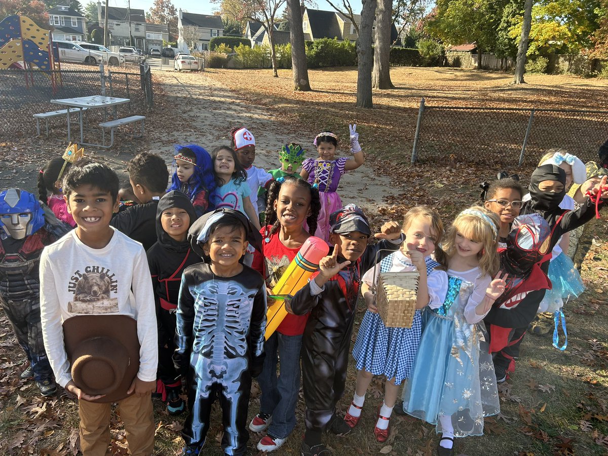 Halloween 🧡🎃 <a href="/MWDPrimary/">MWDPrimarySchool</a> <a href="/MalverneUFSD/">Malverne UFSD</a> #gomules