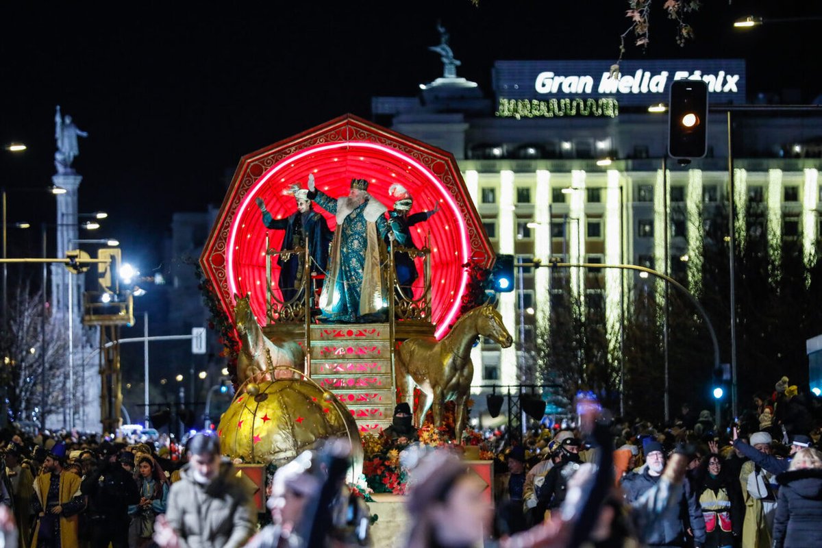 📢Ofrecemos a la ciudadanía la oportunidad de participar en la Cabalgata de Reyes 2025 👑

✅El próximo lunes 4 de noviembre se abre la inscripción para acompañar a Sus Majestades los Reyes Magos el 5 de enero, para voluntarios a partir de 18 años 

👉informate.madrid.es/zumaw3