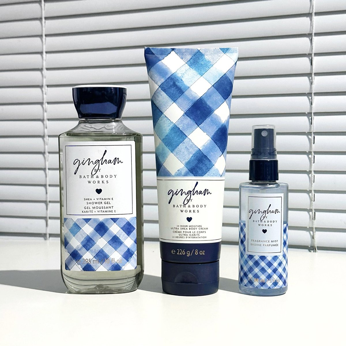 lovelovebabybeb's tweet photo. แนะนำ bath and body works กลิ่นนี้หอมแตกแตนมาก เหงื่อออกเยอะยังหอม สะอาดเหมือนใช้น้ำยาปรับผ้านุ่ม เดินผ่านยังได้กลิ่นหอมๆ ยิ่งใช้ทั้งครีมอาบน้ำ โลชั่น น้ำหอม ด้วยกันนะ โคตรพ่อโคตรแม่หอมมากในราคาหลักร้อย กลิ่นนี้ปังจริงคอนเฟิร์ม https://t.co/4ujUiQz8k5