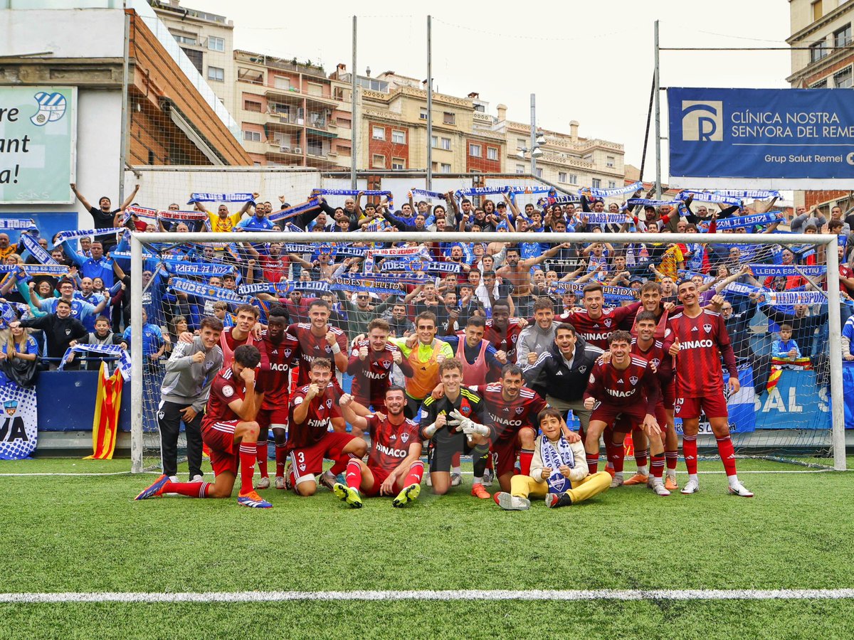 LleidaCF's tweet photo. Sempre donant-ho tot!

+3 que portem cap a casa!!

Blaus, sou imparables!!!! 💙

📸@Jordieche_Foto https://t.co/fjcChfRAzk