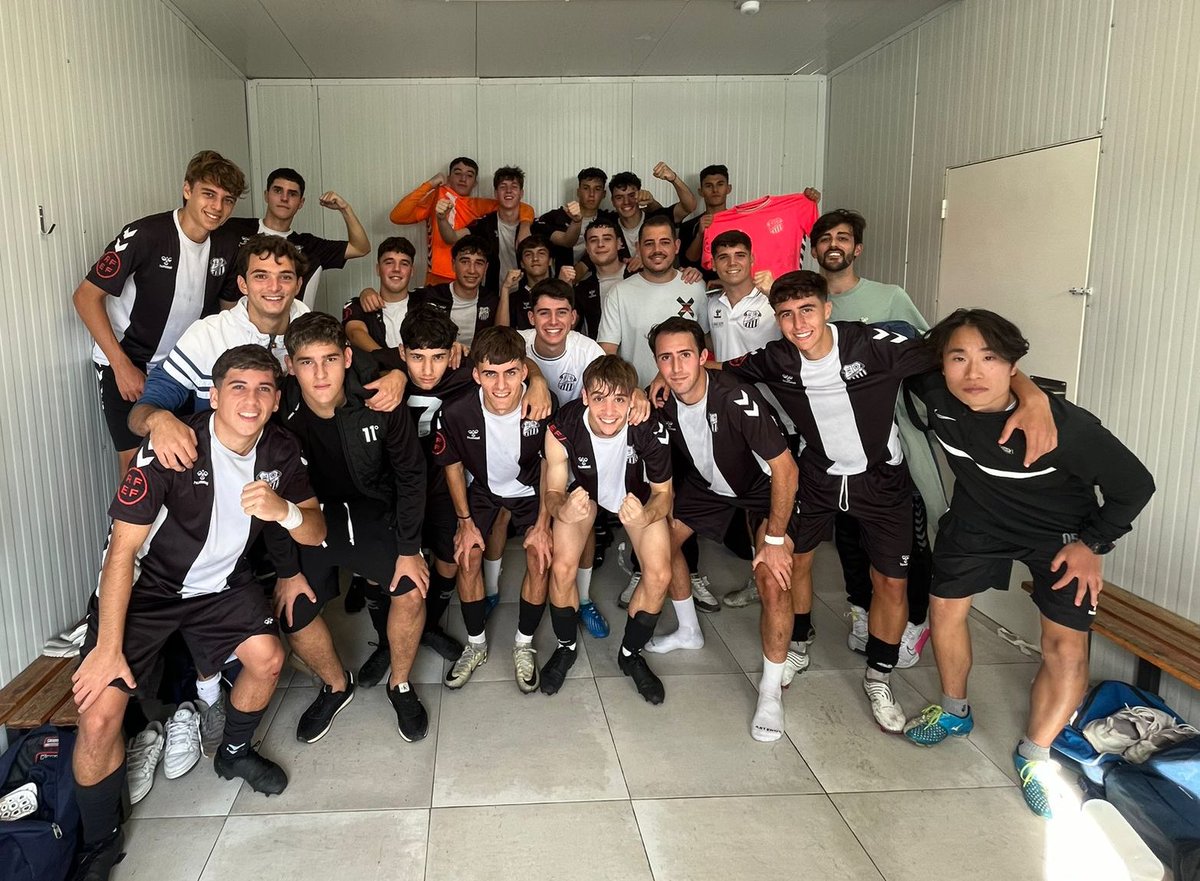 #CalaveraCFJuvenilB 

✅ ¡VICTORIA IMPORTANTÍSIMA PARA NUESTRO LIGA NACIONAL! Los pupilos de <a href="/SamuelMacias92/">Samuel Macias Mateo</a> se imponen por 0-2 en su visita al <a href="/CanteraSRB/">San Roque Balompié Cantera</a> y se colocan en la zona media-alta de la clasificación.

⚽️ Javi Pérez del Boz y Javi Elices hicieron los goles del triunfo.