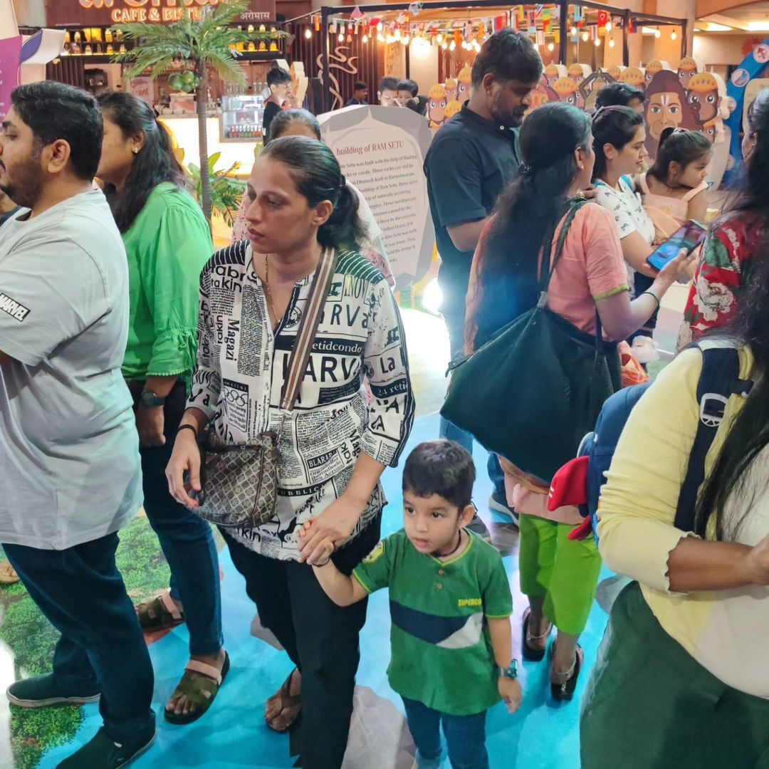 Growels101's tweet photo. Experience the Ramayana at Growel’s 101 Mall! 🛕✨

Explore our Story Trail with epic displays, perfect for all ages. This festive season, shop for ₹5000+ &amp; get a chance to win Diamond Jewellery, an Int. Holiday, Home Appliances &amp; more!

Valid till 17th Nov’24. 

T&amp;C apply. https://t.co/MK7MPUOY1K