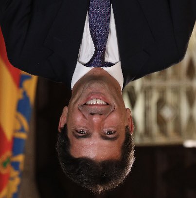vvictor_12's tweet photo. Por culpa de este ser la gente fue a clases y al trabajo, y no pudieron regresar a sus casas porque la riada se los llevó. Porque no quiso dar la alarma hasta las 20:00 cuando la AEMET avisó a las 8:00. Que no se nos olvide que las muertes eran evitables y el es el responsable https://t.co/r4GzYmHnxp