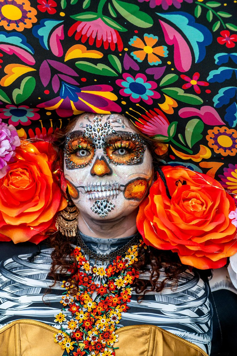 StevenLarson's tweet photo. The Day of the Dead (Spanish: Día de (los) Muertos) is a holiday traditionally celebrated on November 1 and 2. The multi-day holiday involves family and friends gathering to pay respects and remember friends and family members who have died. #diademuertos https://t.co/ndNNscQUIL