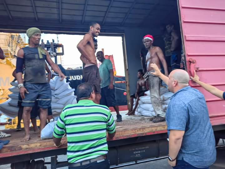 MitransCuba's tweet image. &quot;No importa que los obstáculos sean grandes, no importa que las dificultades sean grandes: ¡La unión y la estrategia común es la condición esencial y el único camino de la victoria!&quot; #FidelPorSiempre 
#FuerzaGuantánamo 
#UnidosXCuba