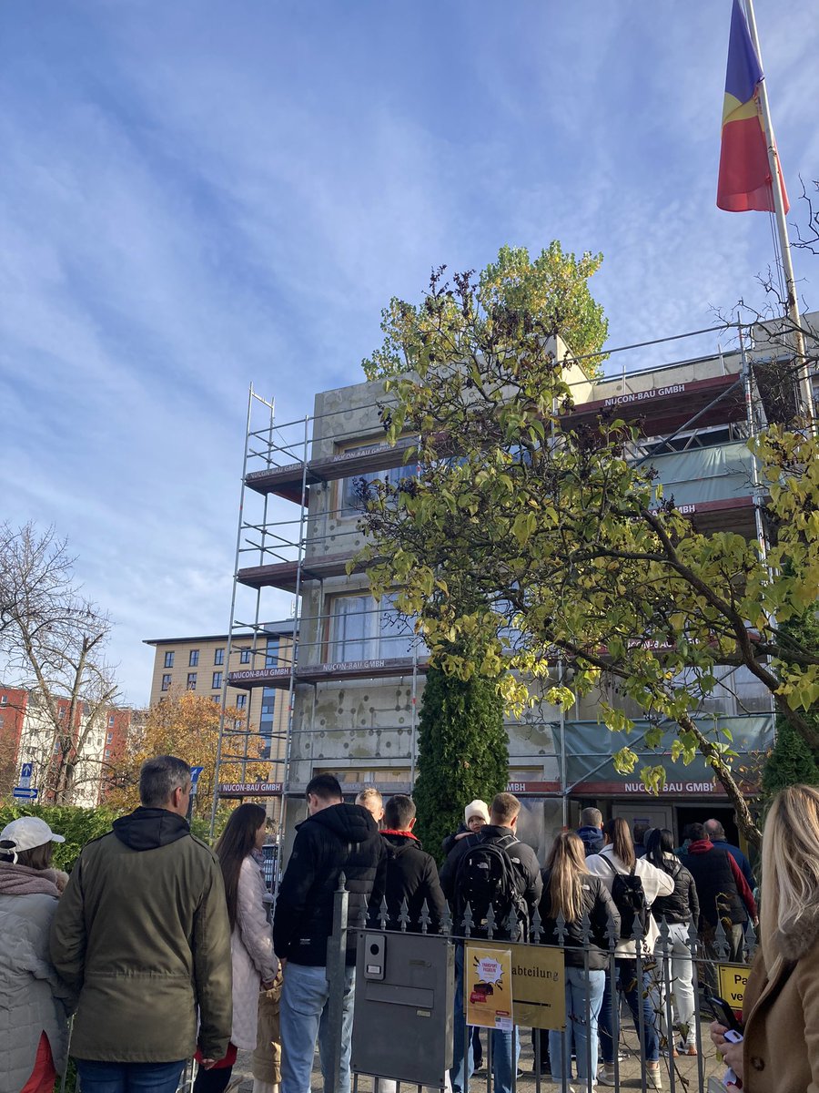 Voted in Berlin today, deeply inspired by 🇲🇩 diaspora’s turnout. Not abstract numbers, but our families - sharing hopes and fierce determination to protect Moldova’s democratic future. Their civic spirit shows how deeply connected they remain to home! 🇲🇩🇪🇺 #moldovaelections