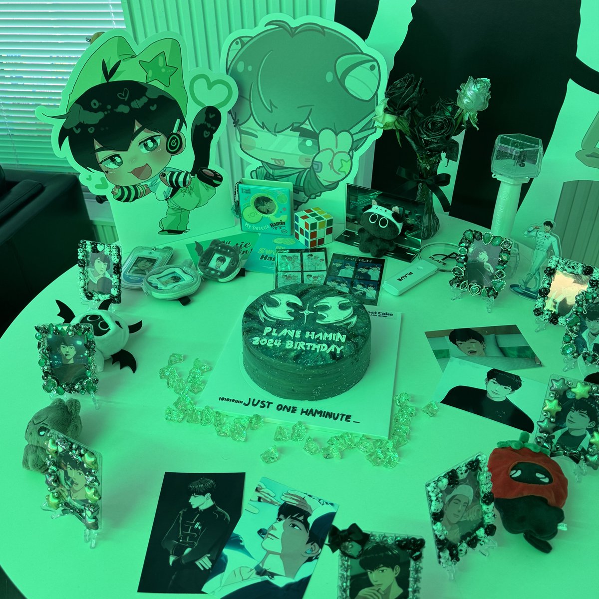 📟 하미닛 2024 하민 비공식 생일카페 종료 안내📟

3일 간 방문해주신 모든 분들께 진심으로 감사드립니다. 
여러분 덕에 하민이를 사랑하는 마음을 담아 최선을 다해 준비했던 지난 날들에 대한 보람을 느꼈습니다.

귀한 시간과 노력을 들여 흔쾌히 응해주신 협력진 분들, 현장 DP 및 운영에 많은