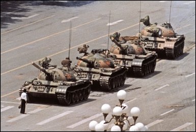 Wanderlust1184's tweet photo. @SafaiDarya It took 35 years for us to be privileged to share breathable air with an epitome of defiance against oppression! The last one was the famous #TankMan who stood in front of a column of #Type59 tanks leaving #Tiananmen Square in Beijing, 1989. Photo by #JeffWidener, #AP https://t.co/ICQicN0qOo
