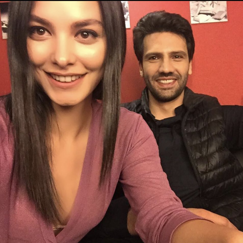 Asmaa94299851's tweet photo. كل شي حولي يذكرني بشي😢💔
كوبلاتي لي مستحيل رح اقدر اتخطاهم 🥹
#OySer #Efyam #CihMel #ZeyMir https://t.co/YSuPE9AzMY