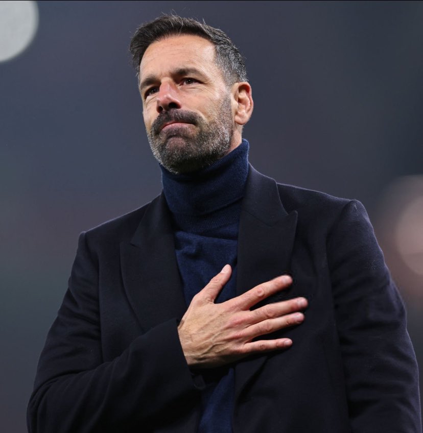 🚨🗣 - Ruud van Nistelrooy:

"I was looking to manage before United came for me, but I had to put that aside.

"After the Leicester game, I'll go back to my assistant role.

"This club needs to be brought back, and I just want to be a part of it." ❤️