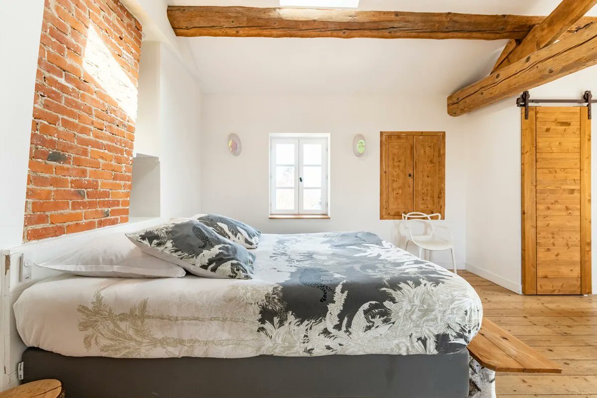 DtravelDAO's tweet photo. P2MT Group Boutique Hotels added some incredible stays to the Dtravel network like this historic house near Lyon, France.

Book directly with crypto: https://t.co/nD3X2fLpEa

And earn $TRVL ⭐

#PoweredbyDtravel #NiteProtocol #DePIN #RWA https://t.co/skSfVrA2ZY