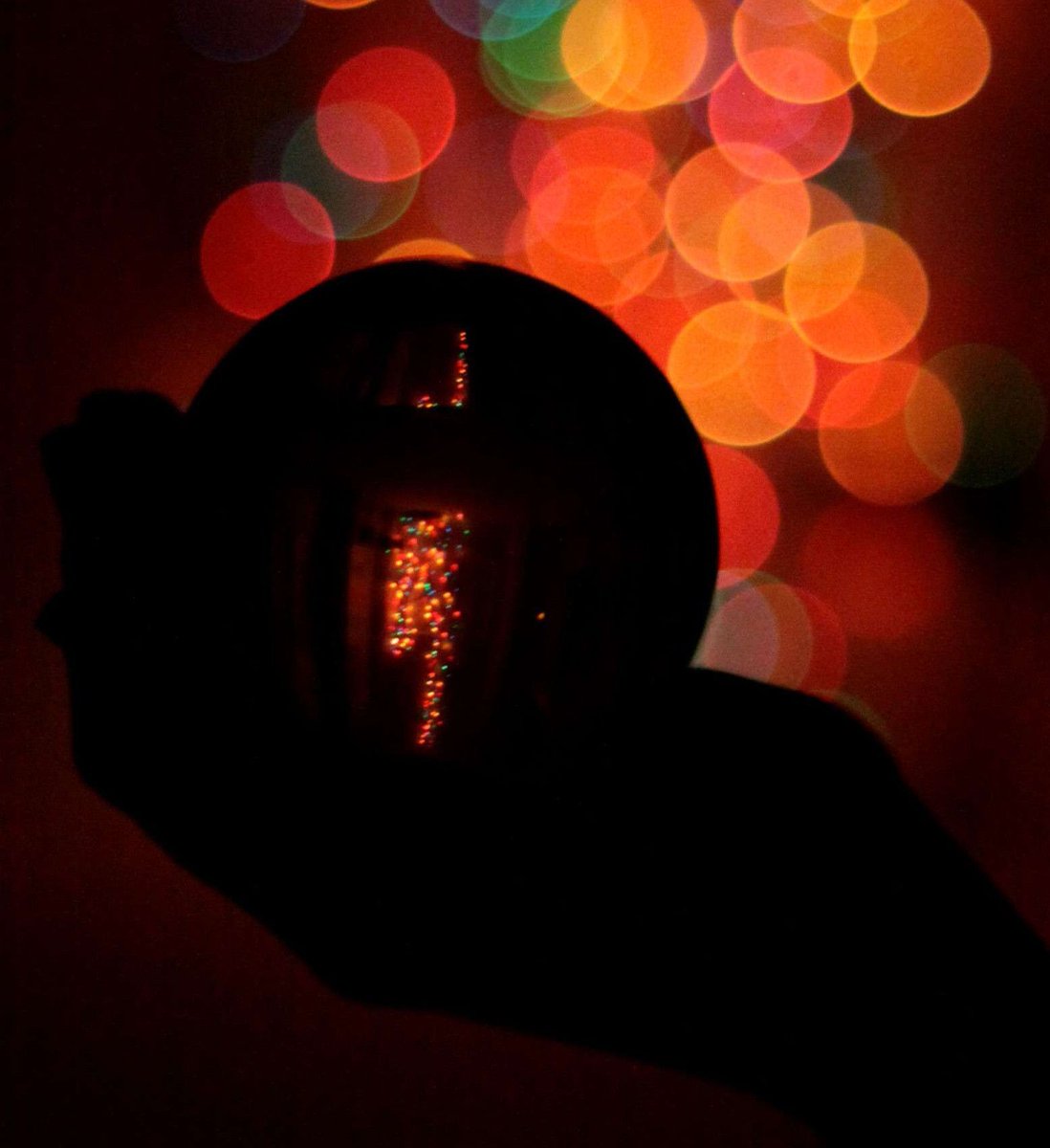 We are two days into a new moon - which means it's less than two weeks to go until our night light photography workshop, under the full moon. This is a chance to practice the magic of night time photography skills in London Road Cemetery - book here historiccoventrytrust.org.uk/whats-on/full-…