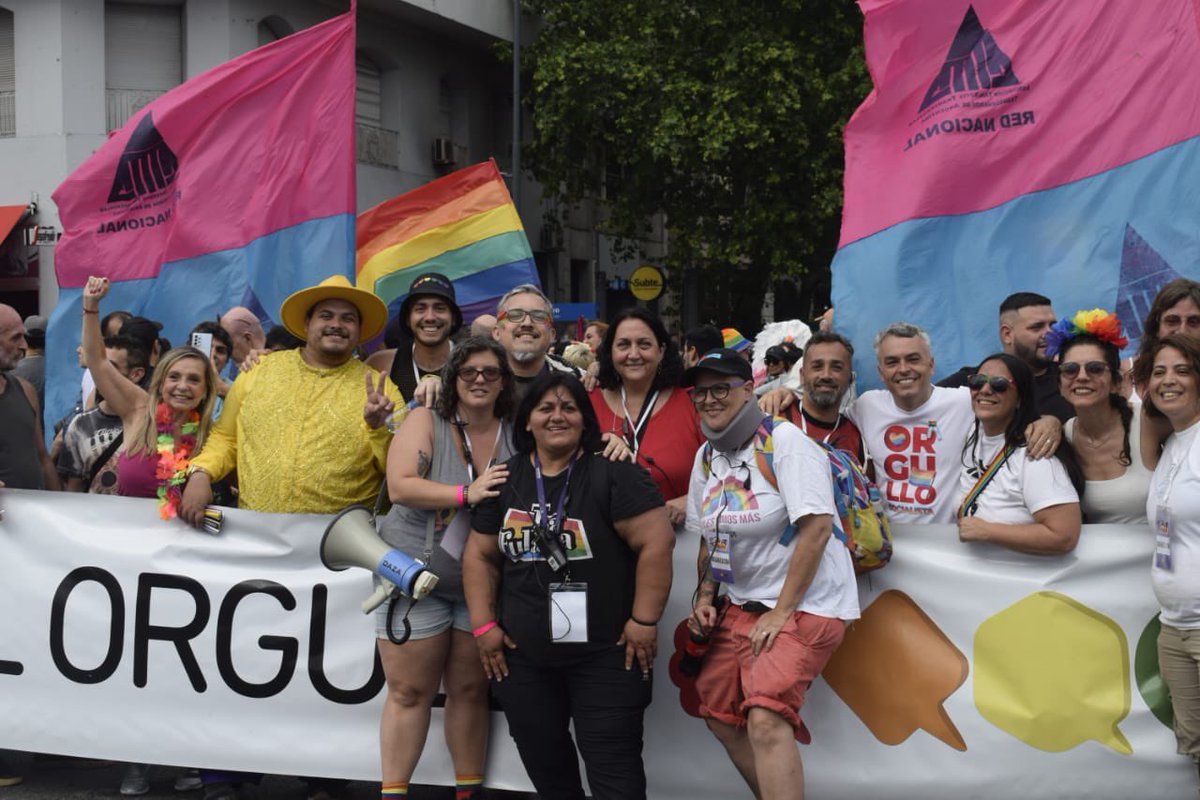 FedeaSacchi's tweet photo. 🌈 Cerramos la Marcha del Orgullo Federal XXXIII. Este año, desde otro lugar, reafirmé que el amor y la lucha colectiva son nuestra mayor fuerza. 
Esto recién empieza. 🫶🏽💜@MarchaOrgulloAR 

#OrgulloFederal #AmorEsResistencia #Marchaorgullo #🏳️‍🌈 https://t.co/zwjMrZDAg3