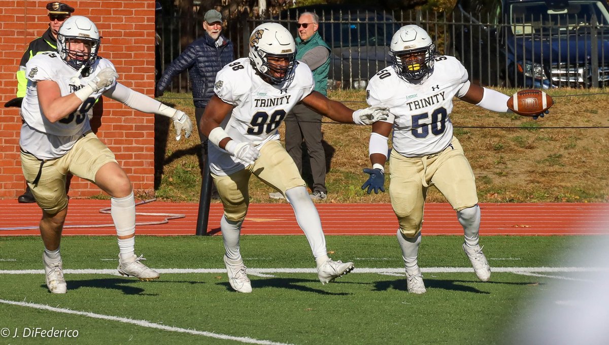 TrinCollFB's tweet photo. 📸's | Win 45-20

#rollbants #trincoll https://t.co/hEIRSiJXnR