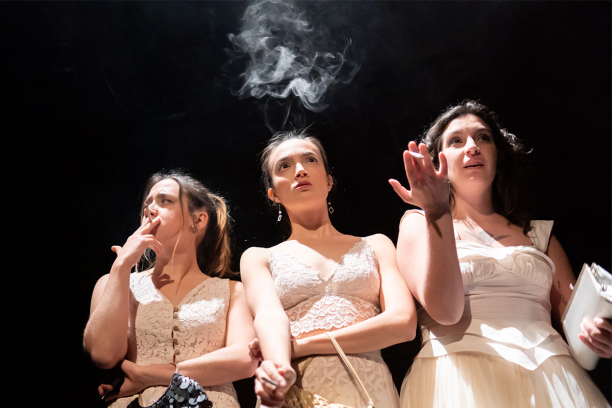 👰🏻‍♀️Tres noies al casament de la Cristina. Però hi ha alguna cosa que no les deixa gaudir… Qui les cuidarà quan siguin grans? Què succeirà quan les àvies que ara cuiden siguin les seves mares?

🍋CRISTINA 🍋 

📆 20 NOV – 15 DES

🎟️ tantarantana.com