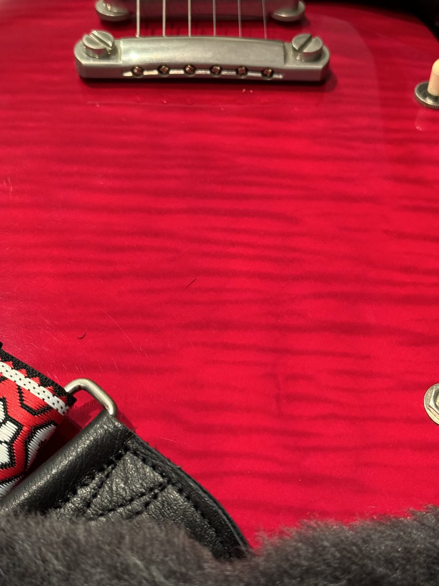 OllieGoddardGsy's tweet photo. I own two red guitars. This is a 2004 @gibsonguitar 335 TDC dot. Might be able to find a pic of my other one but this is my red offering!
#AlphabetChallenge #WeekRforRed https://t.co/RYsxsXqM4W