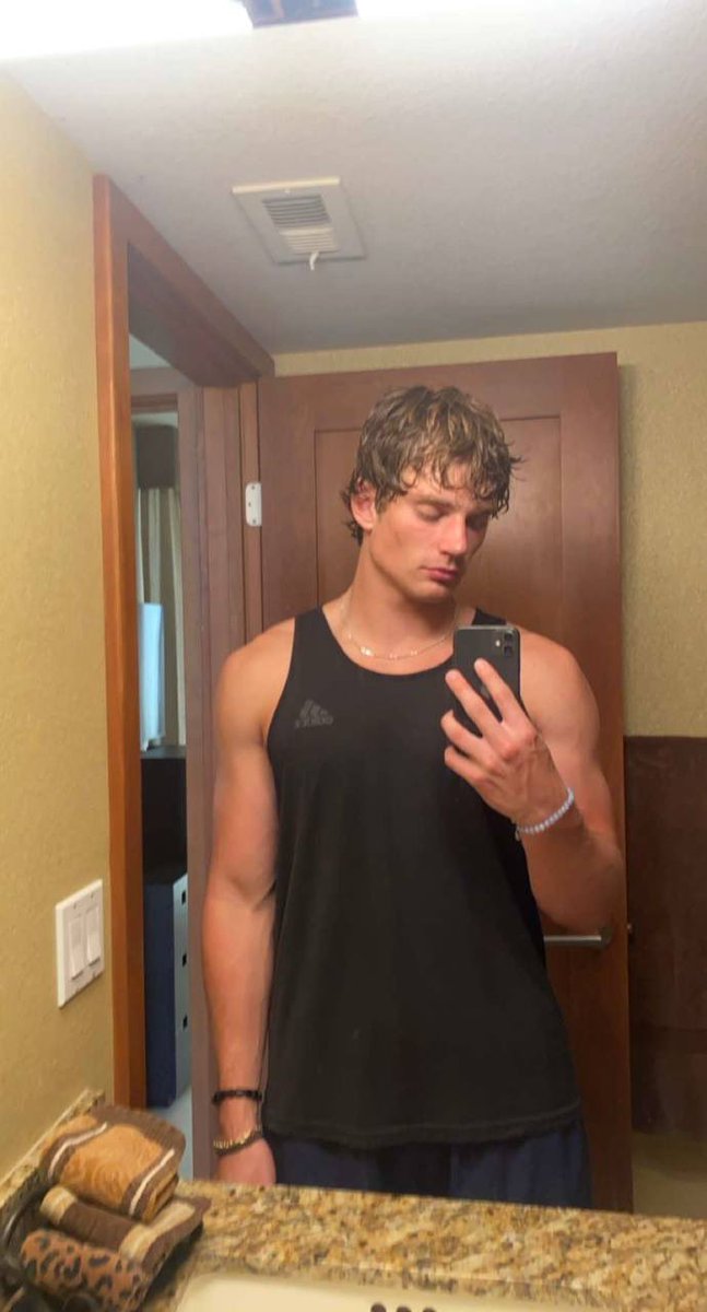 Cook_ie33e's tweet photo. Curly headed cutie. Link in bio for more
#straightbait #addchat #hung #addchatbait #gayporn #cum #abs #8inchdick #straightbaited #nsfw #porn https://t.co/9u9HFAsH0x