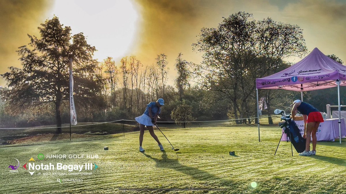 nb3jgnc's tweet photo. A moment frozen in time. 🏌️♀️
#nb3jgnc #juniorgolfhub #pkbgt #r1companies #wilsongolf #shortpar4 #dicksongolf #uspa #agame #jove #puttview #foresightsports #luggageforward #collarsandco #dicksongolf https://t.co/YcyoGv3Ahk