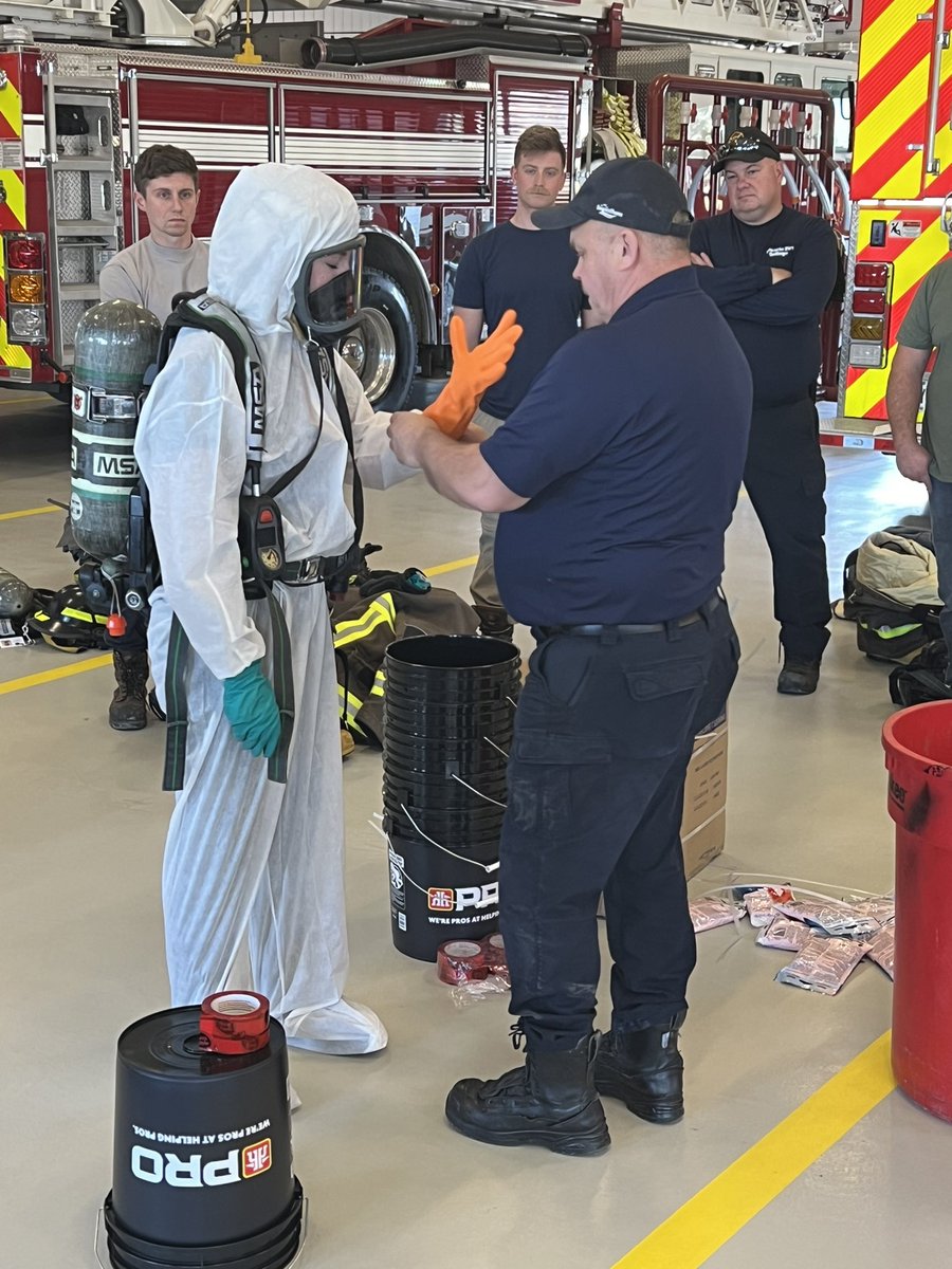 fire_pec's tweet image. Day 2 of the Prince Edward County NFPA 470 Hazmat Course. Students are practicing donning and doffing level B protection. @ONFireMarshal @ONFireChiefs @Shire_Hall @TweedOntario