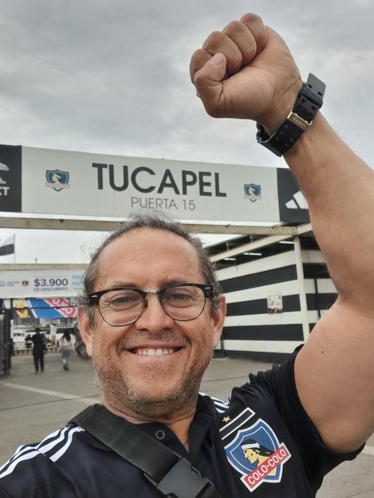 audoza's tweet photo. Hoy levantamos la copa #EnLaPielDeColoColo https://t.co/l892MUtBrD