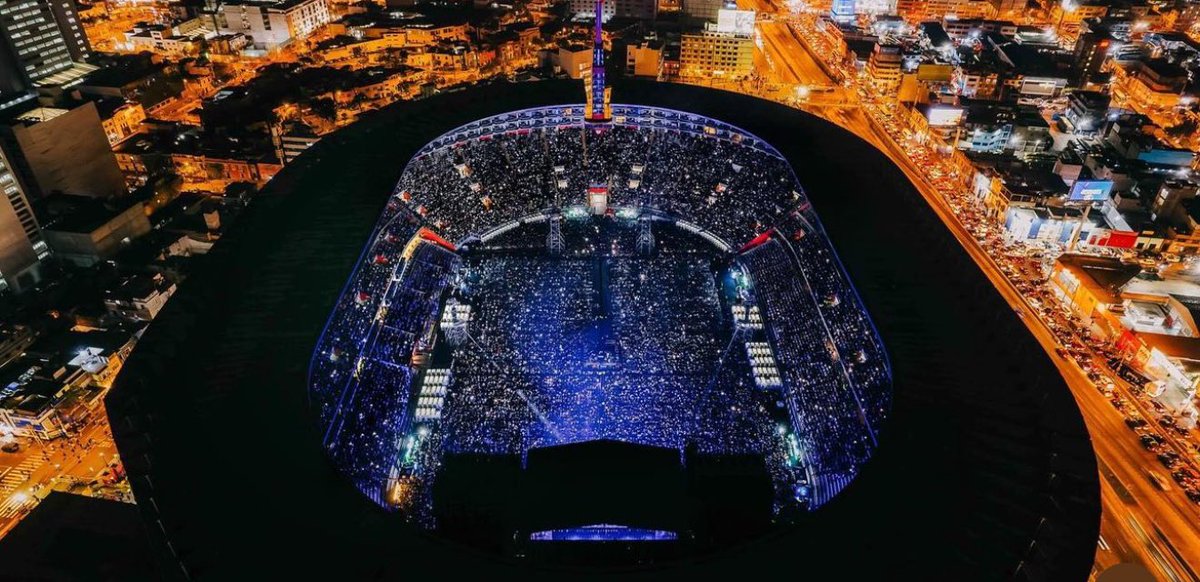 DJ Warner se consagra como el DJ más importante de la industria urbana, poniendo a vibrar a miles en el Reggaeton Lima Fest ante un estadio completamente lleno. Su perreo único y energía desbordante dejaron huella una vez más.

Iván Santos 
787-673-7694