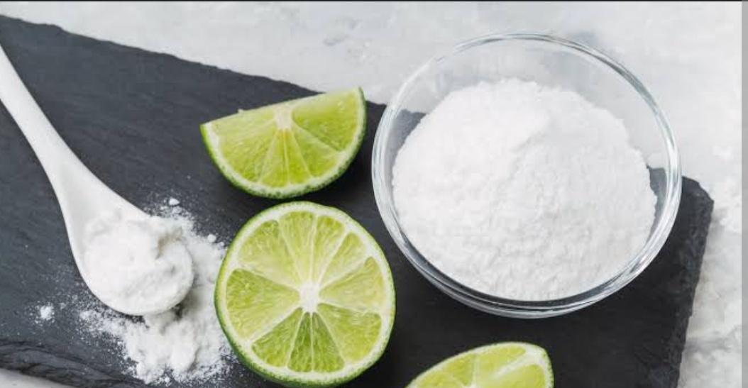 El mas poderoso alcalinizador del mundo.
Si la gente supiera  los grandes beneficios que produce esta mezcla, no se enfermarían.
Bicarbonato de sodio mas limón,  la LIMONADA DE LA VIDA.