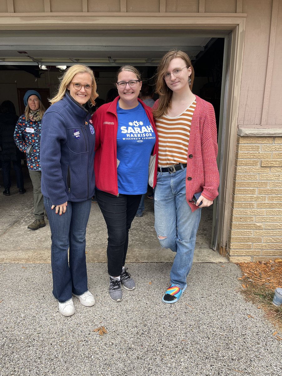 We had a FANTASTIC canvass launch today in #Brookfield, including Sec of State <a href="/SarahforWI/">Sarah Godlewski</a> !

Thanks to all of the volunteers out knocking doors in the rain in our purple district - let’s go WIN!

<a href="/KamalaForWI/">Kamala for Wisconsin</a> <a href="/RepRobynVining/">Representative Robyn Vining</a> <a href="/wisconsinforben/">Ben Steinhoff</a> <a href="/tammybaldwin/">Tammy Baldwin</a> <a href="/WisDems/">Wisconsin Democrats</a> <a href="/Waukeshadems/">Waukesha County Dems🇺🇲</a>