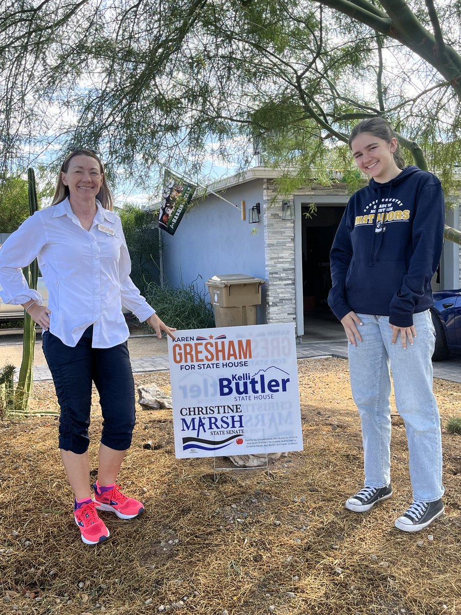Intern Audrey is helping me talk to #LD4 voters who still need to drop off early ballots or vote at a vote center —tomorrow or Tuesday: locations.maricopa.vote