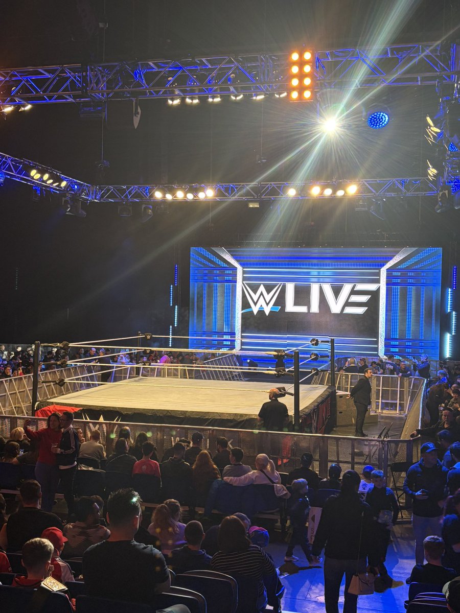 Lcur123's tweet photo. Seated and ready to see my Tribal Chief Tonga Loa☝️🩸 #WWEDublin 
@LOA_WWE https://t.co/dxSM75uYS0