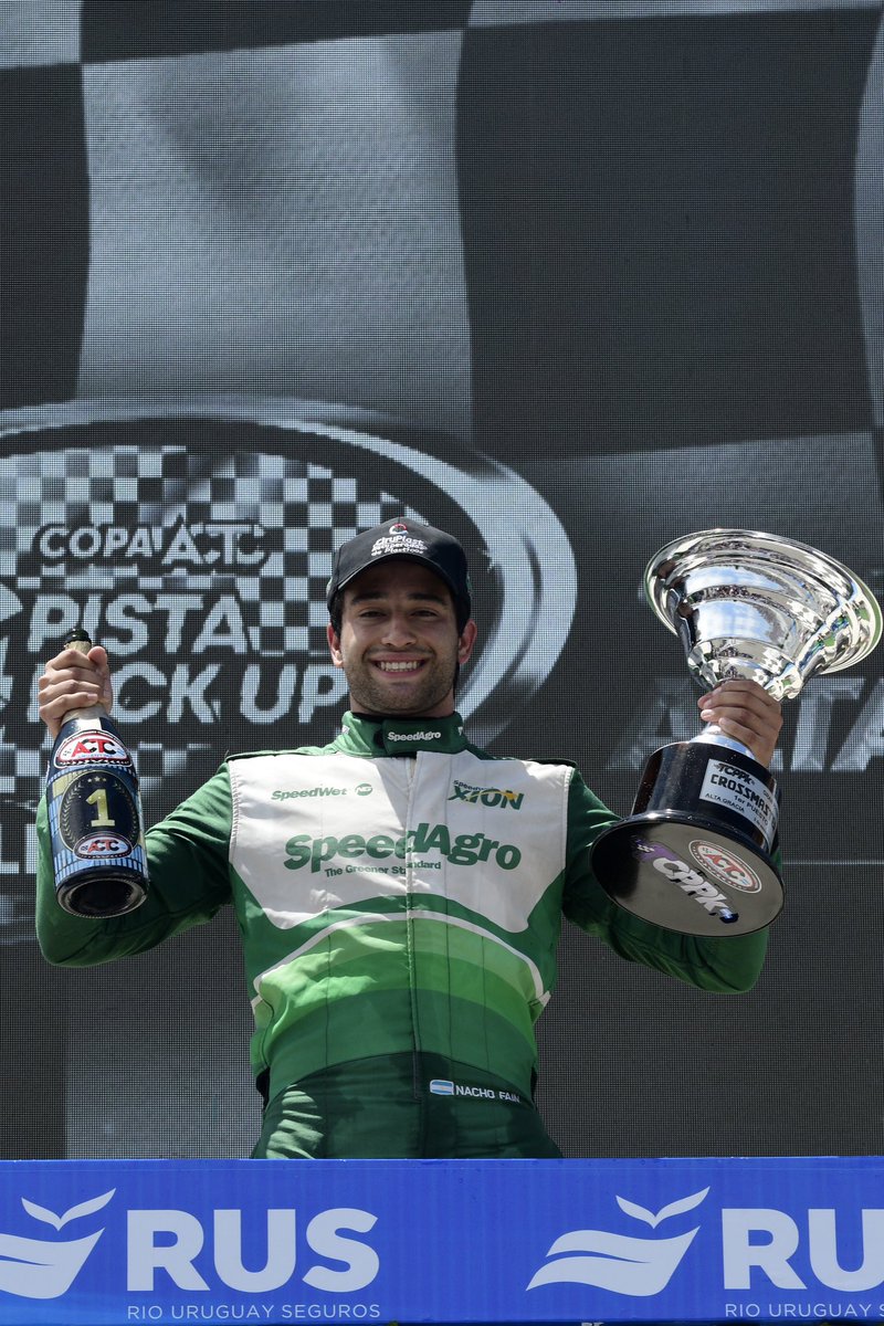 ¡6 TRIUNFOS! 🤯

<a href="/nacho_fain/">Eldomador🏁</a> se queda con su 6º triunfo del año en el #TCPistaPickUp 

📸 Prensa ACTC