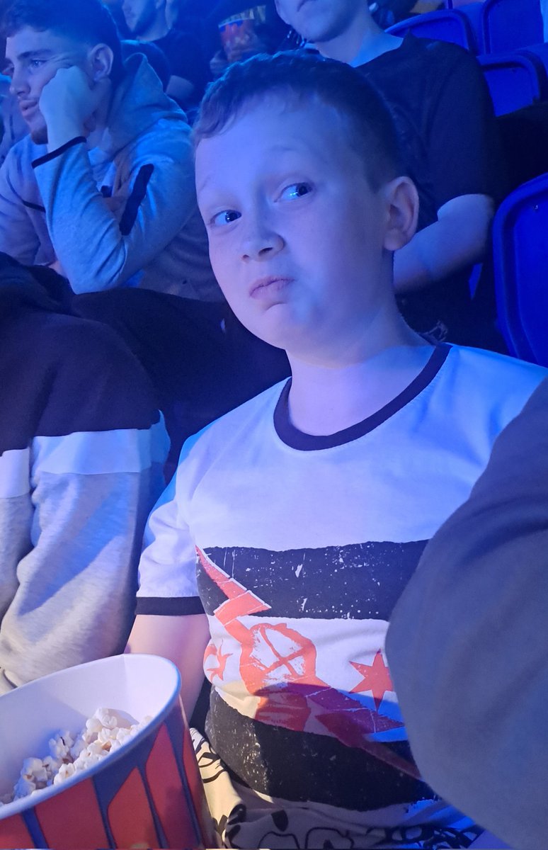 nelduff1's tweet photo. Happy birthday Davin! #wwedublin https://t.co/xhiHSfoRsd