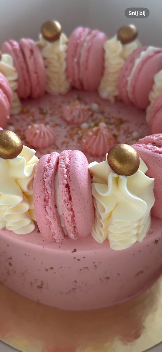 Wij zitten er klaar voor <a href="/DeRaadOldambt/">Leo de Raad</a> en <a href="/GertOldambt/">Gert Engelkens</a>. Met koffie ☕️ en taart! #hhb met <a href="/HarryWieringa/">Harry Wieringa</a>