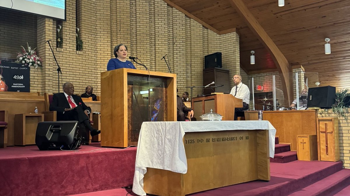 JennMcClellanVA's tweet photo. This #GOTVSunday I’m in Greensboro, NC for @KamalaHarris and @Tim_Walz to encourage folks to make a plan to vote this Tuesday!
#TeamHarrisWalz
#NewWayForward
#NotGoingBack
#GOTVWeekend https://t.co/etVjDd0OlP