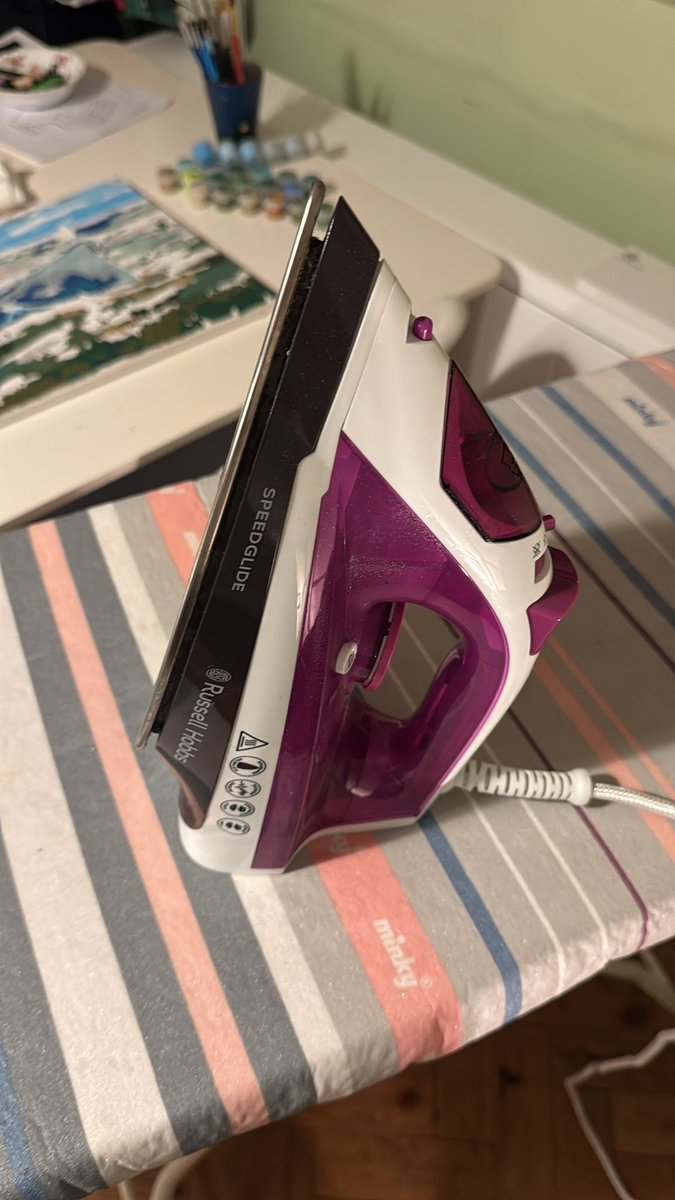 daveynelson's tweet image. Not sure the iron knew it could press shirts that aren’t green…. New role for me tomorrow….