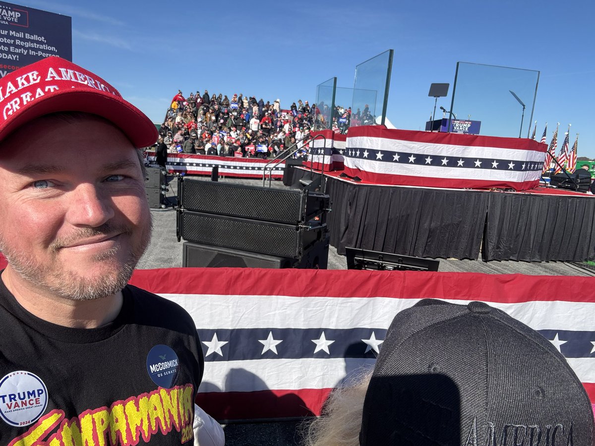tchris82's tweet image. Massive crowd this morning in Lancaster, PA for 45/47. LFG! #MAGA