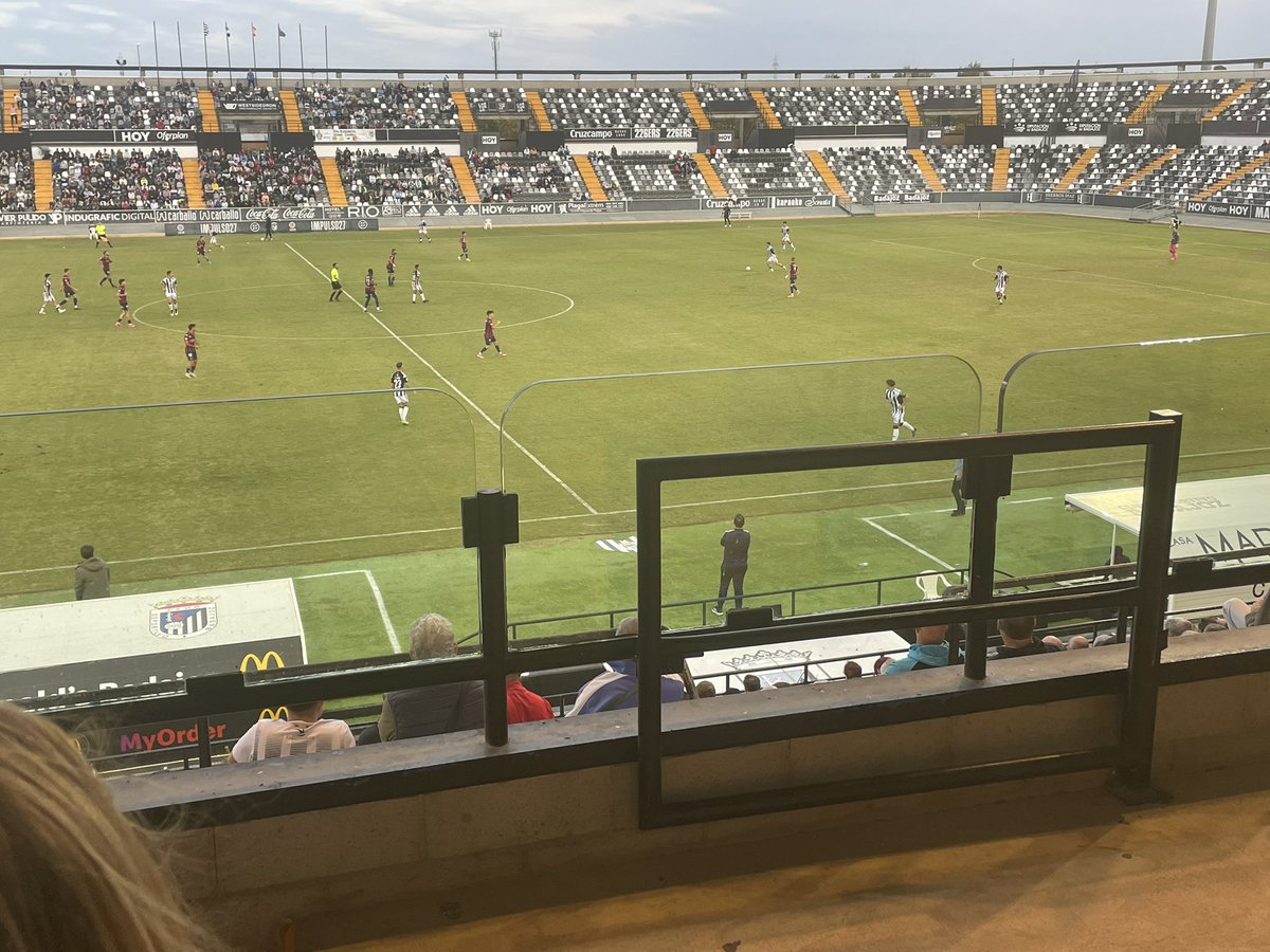 Hoy tocó <a href="/CDBadajoz/">CD Badajoz</a> vs <a href="/CDExt1924/">CD EXTREMADURA</a>