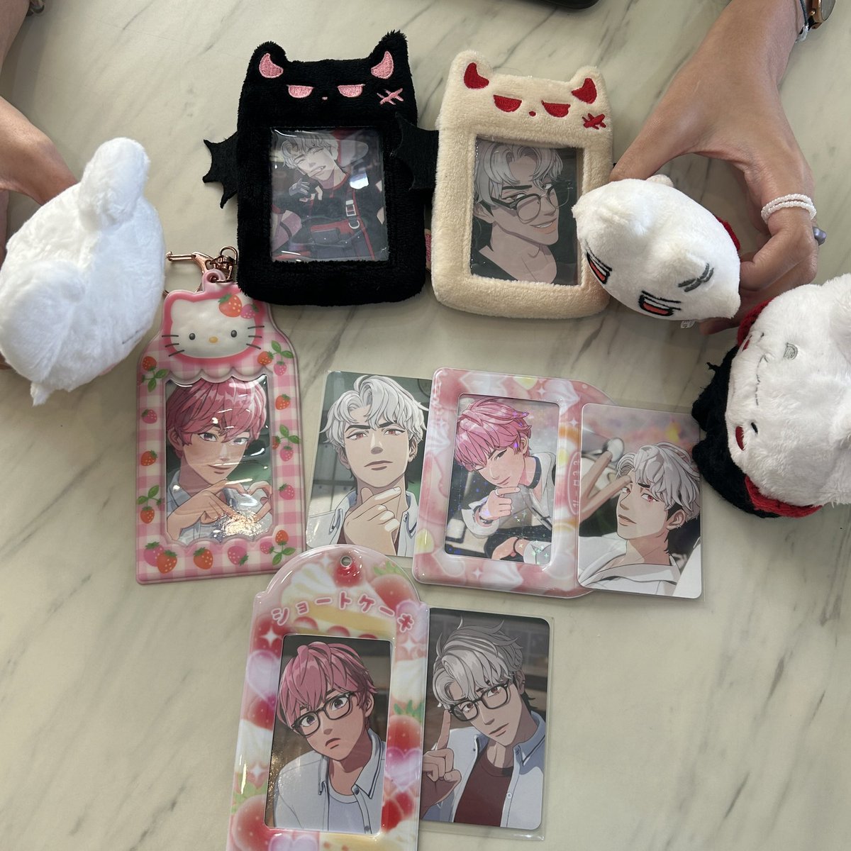 🐈‍⬛💌

คาเฟ่น่ารักมากๆเลยค่ะ ㅠㅡㅠ ♥️🍓🪄
เมนูเกี๊ยวทอดอร่อยมากก บวกกับทุกคนที่มาเฟ่วันนี้ก็น่ารักมากๆ แถมยังได้รู้จักเพื่อนใหม่ๆเยอะแยะเลย ได้จอยตี้บอร์ดเกมด้วย สนุกมากๆคับ ! (∩´͈ ᵕ `͈∩ ྀི)ɞ 

 #HaminAtumnGreen