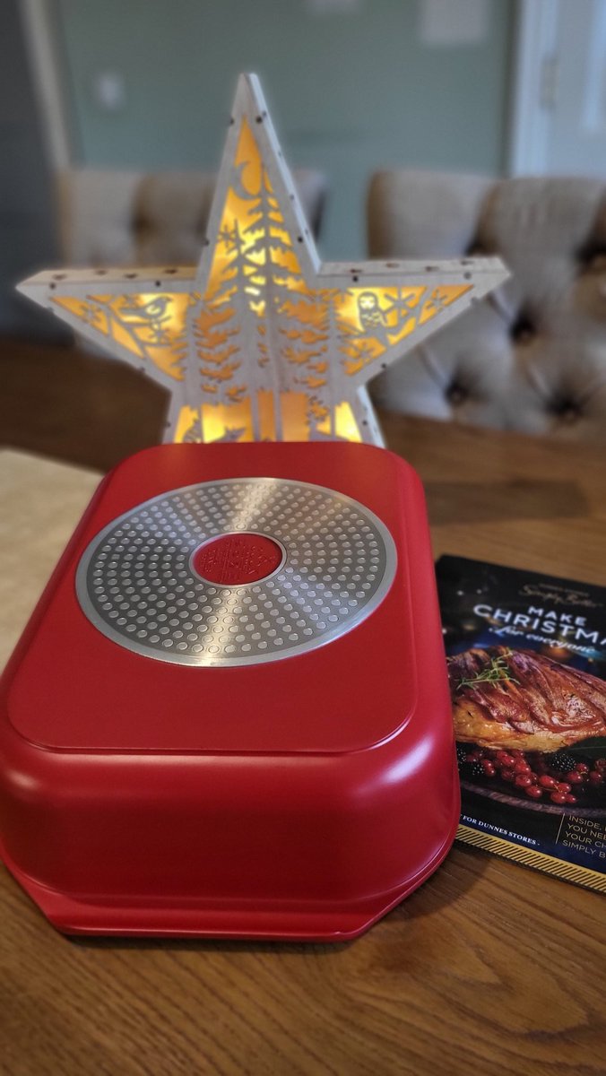 When you nip into <a href="/dunnesstores/">Dunnes Stores</a> for a large chicken after the football and walk out with a new roast tin from <a href="/nevenmaguire/">Neven Maguire</a> cookware and the Christmas @simplybetterds magazine only to get home all happy with your new buy.... Then, realise you never picked up the chicken 🤦‍♀️🤣