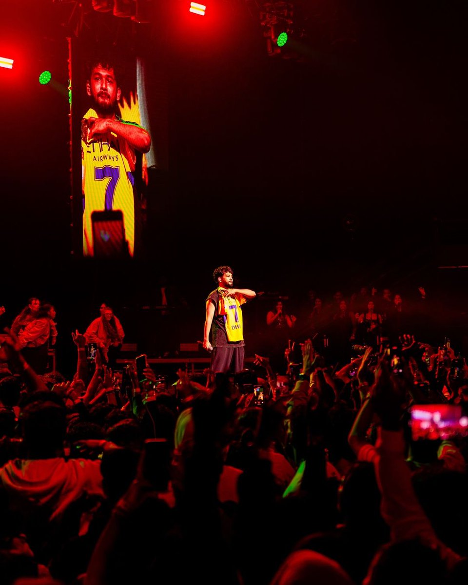 TrendsDhoni's tweet photo. .@hiphoptamizha with THALA @MSDhoni jersey at his MUSIC CONCERT 💛🫡

Unmatched craze of #MSDhoni 

#WhistlePodu @ChennaiIPL https://t.co/qpvz3tpcrM