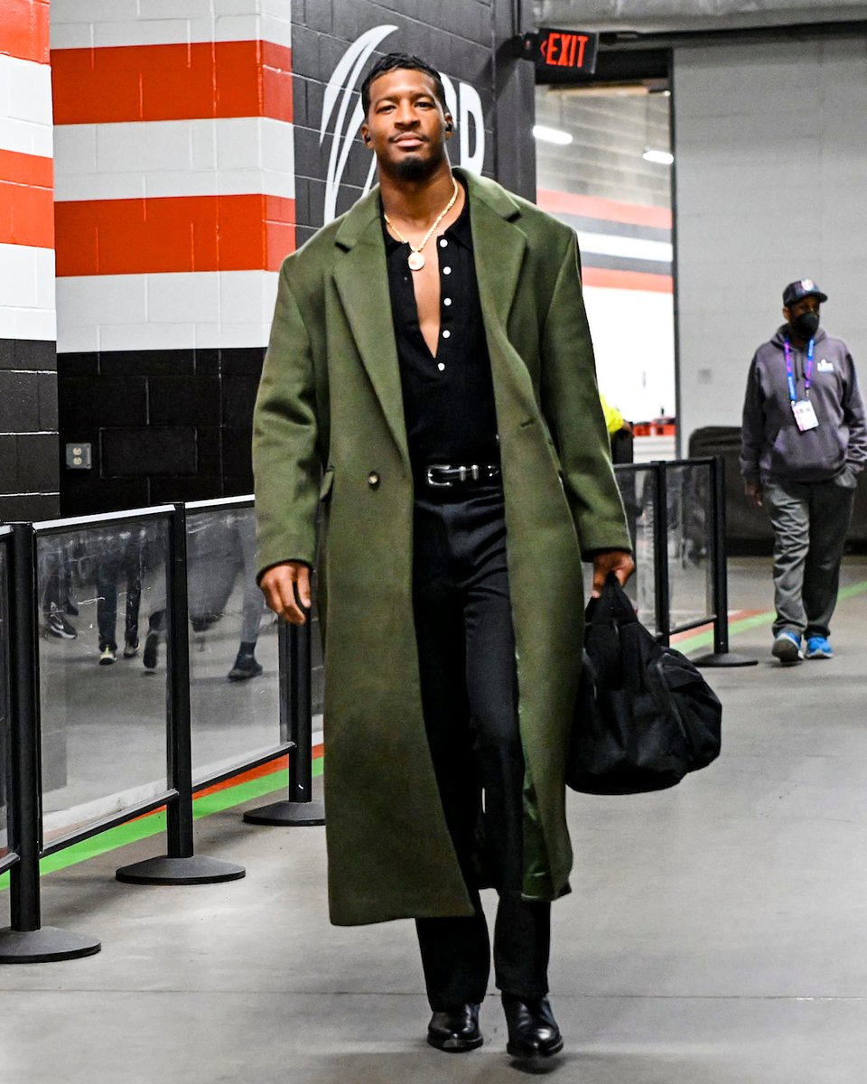 Browns's tweet photo. .@Jaboowins ready to work 💼 https://t.co/cY79YZzRBa